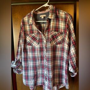 Dress Barn. Button-down w/ 3/4 length sleeves. Plaid flannel shirt. Size L(TTS).